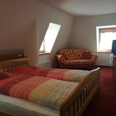 Hôtel Gasthaus Weisskugel à Malles Venosta Extérieur photo