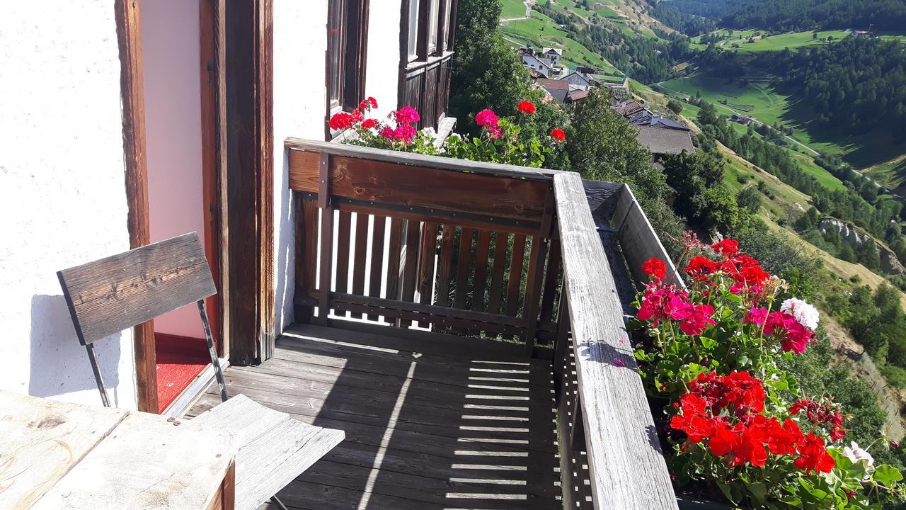 Hôtel Gasthaus Weisskugel à Malles Venosta Extérieur photo