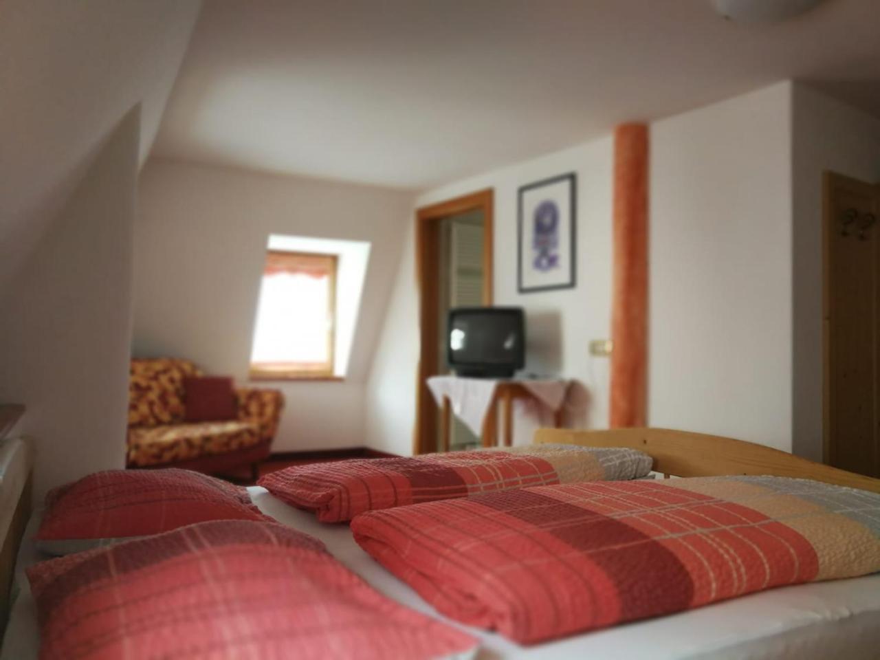 Hôtel Gasthaus Weisskugel à Malles Venosta Extérieur photo