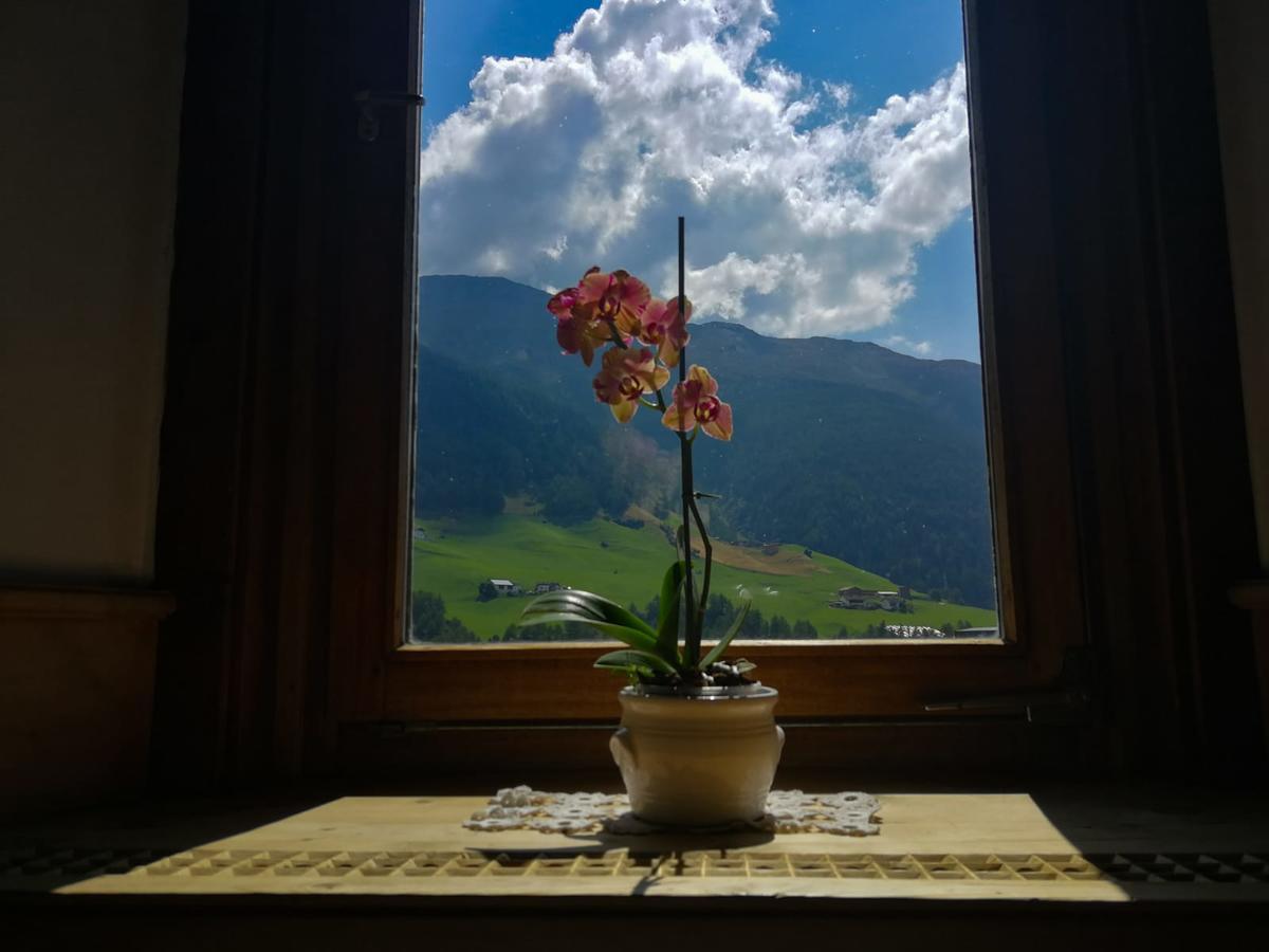Hôtel Gasthaus Weisskugel à Malles Venosta Extérieur photo