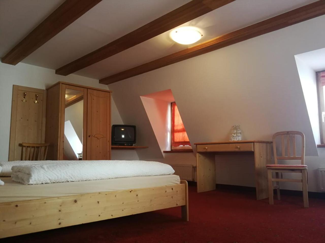 Hôtel Gasthaus Weisskugel à Malles Venosta Extérieur photo
