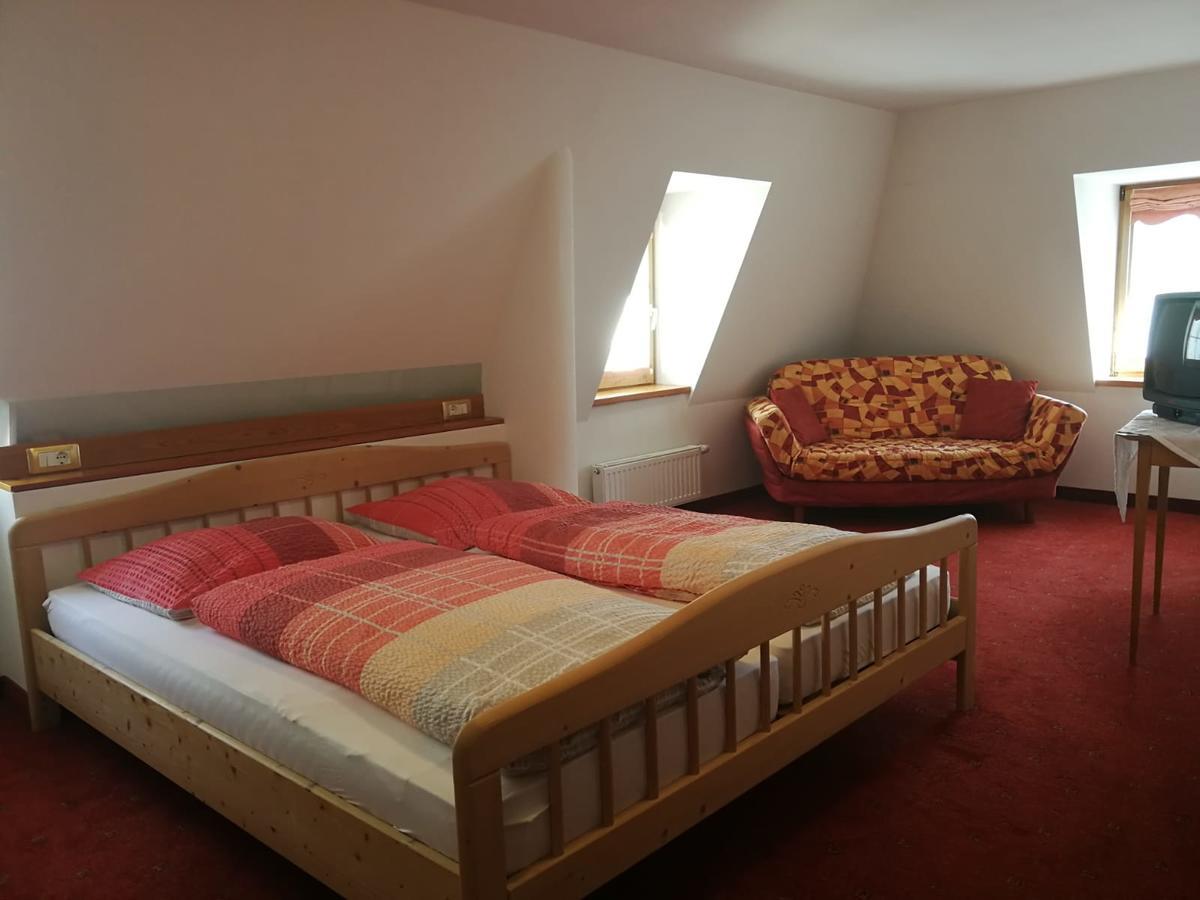 Hôtel Gasthaus Weisskugel à Malles Venosta Extérieur photo