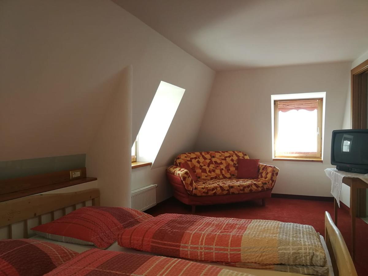 Hôtel Gasthaus Weisskugel à Malles Venosta Extérieur photo
