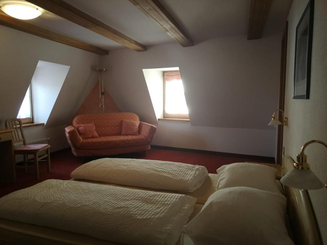 Hôtel Gasthaus Weisskugel à Malles Venosta Extérieur photo