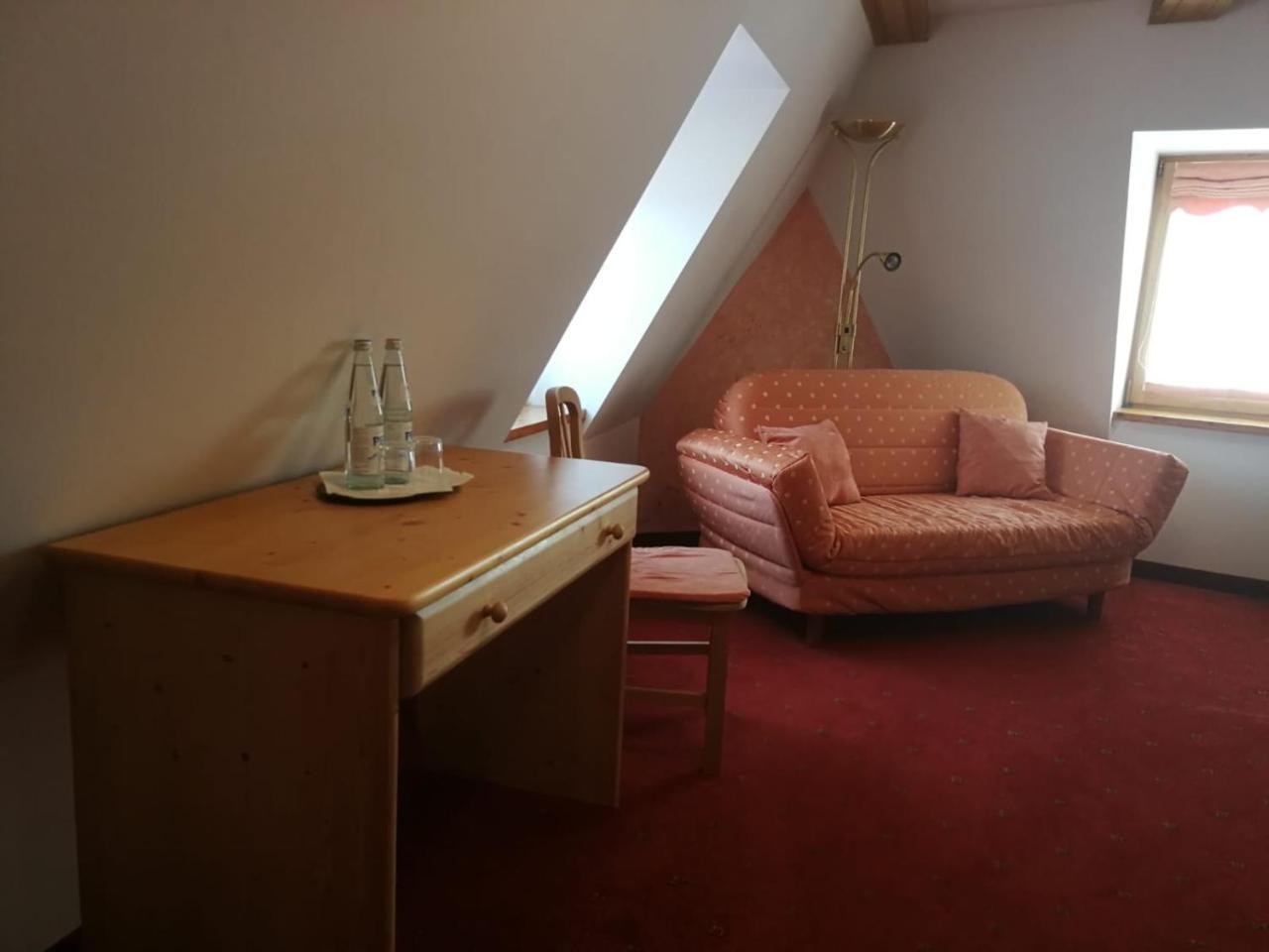 Hôtel Gasthaus Weisskugel à Malles Venosta Extérieur photo