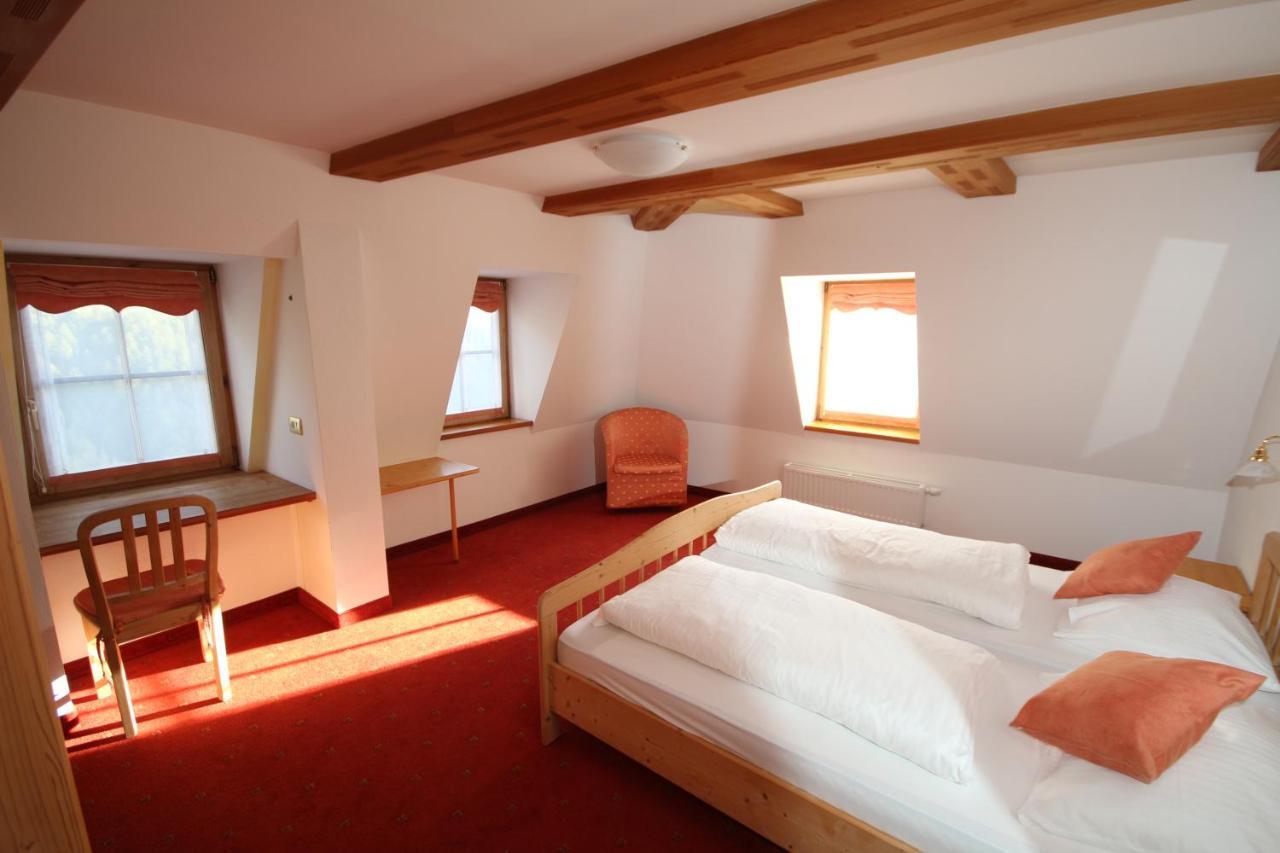 Hôtel Gasthaus Weisskugel à Malles Venosta Extérieur photo
